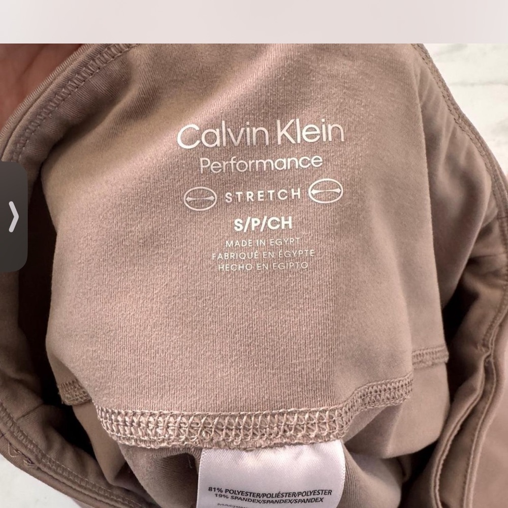 Calvin Klein - Picture 4 of 5